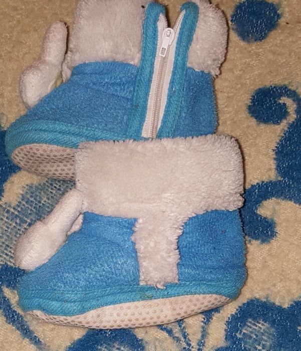 Детские симпатичные пинеткие. Очень мягкие и теплые.