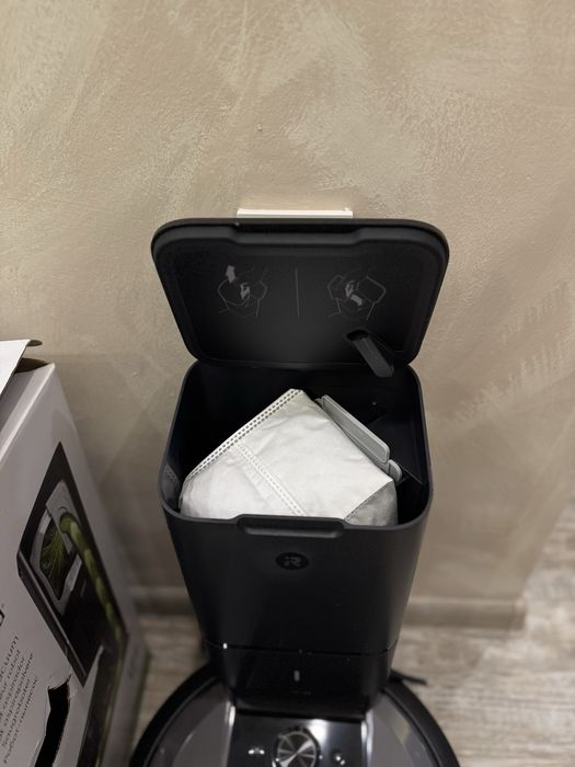 Прохосмукачка робот irobot roomba i7+