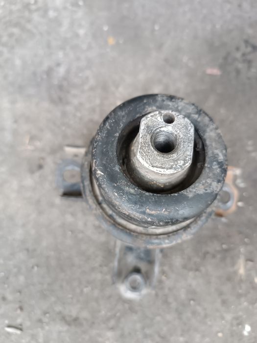 Подушка двигателья