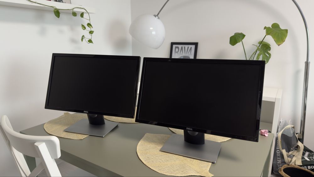 Monitoare LED DELL