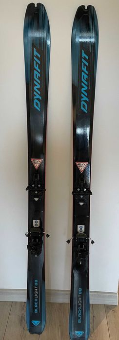 Set NOU schi touring: schiuri, legaturi, clapari Dynafit, piele foca