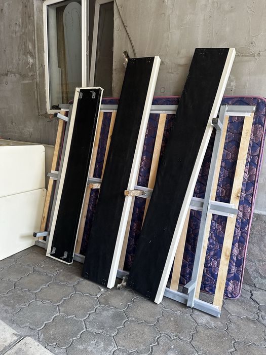 Кровать из натуральной кожи