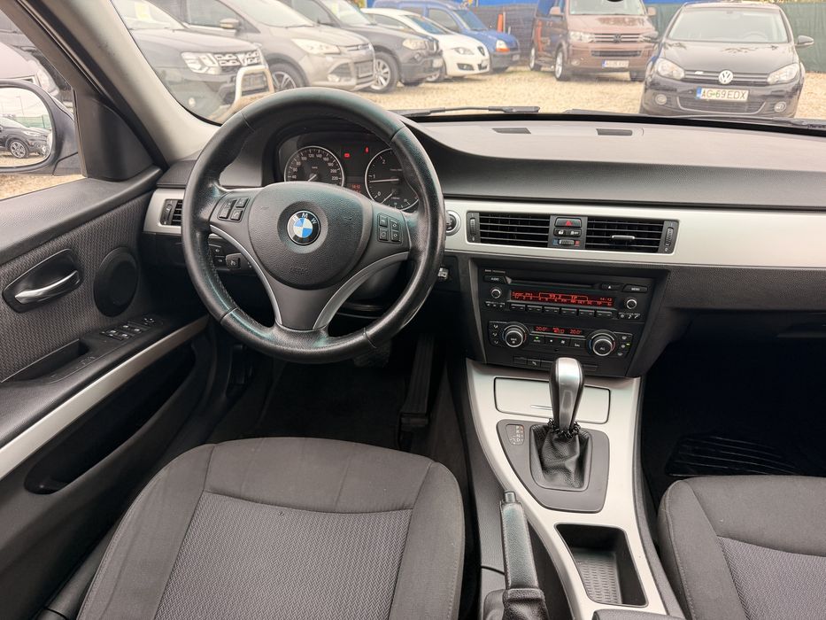 BMW 3 Series 2011 — imagine 5