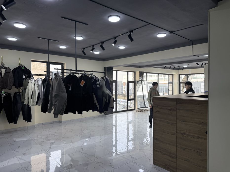 Kiyim dokoni tayor biznez sotiladi