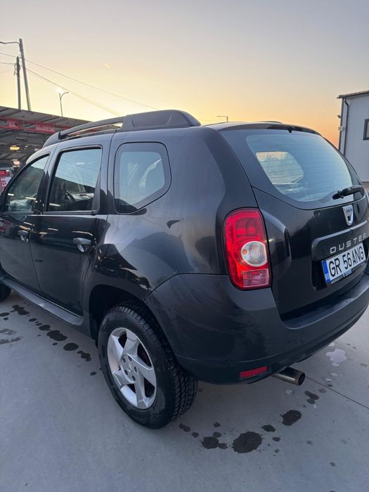 Dacia Duster 4x2 An 2011 motor 1.6 benzina ,160.000km reali . 3500£