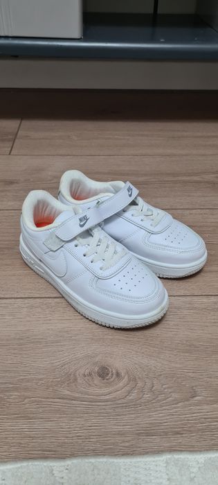 Кроссовки для девочек Nike 34 размера. Торг