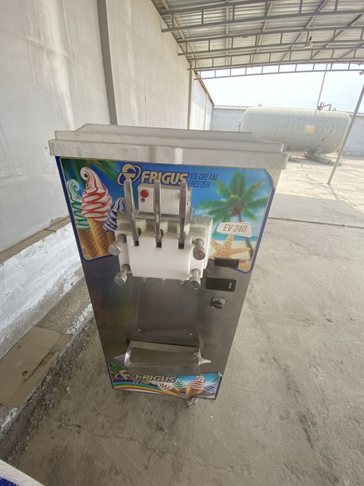 Muzqaymoq apparati sotiladi