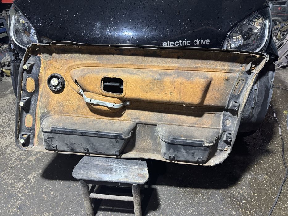 Продавам Предна Лява кора за Бмв е36 купе/кабрио