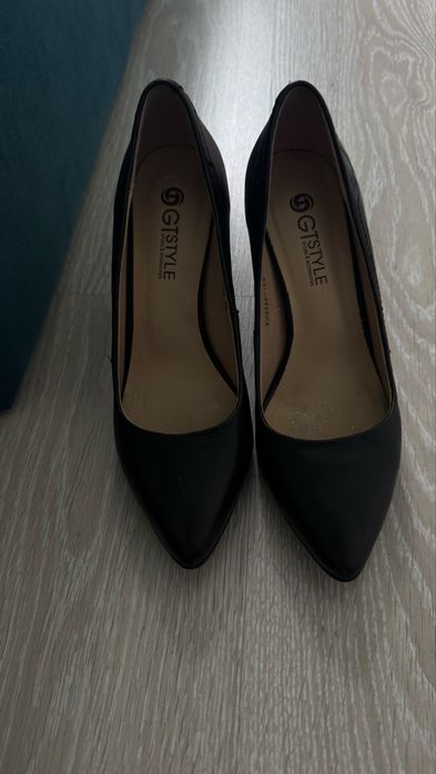 Продам кожанные туфли