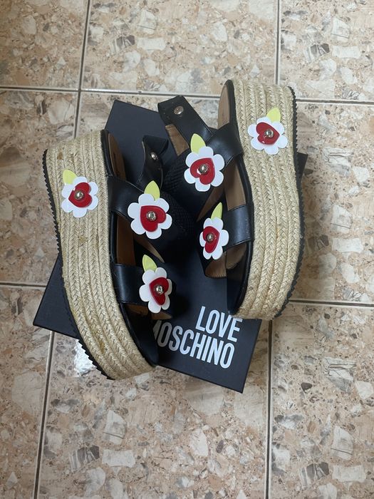 Дамски сандали