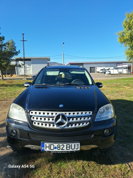 Vând Mercedes Benz ML 320
