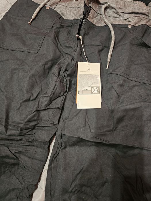 Дамско ски яке и ски панталон