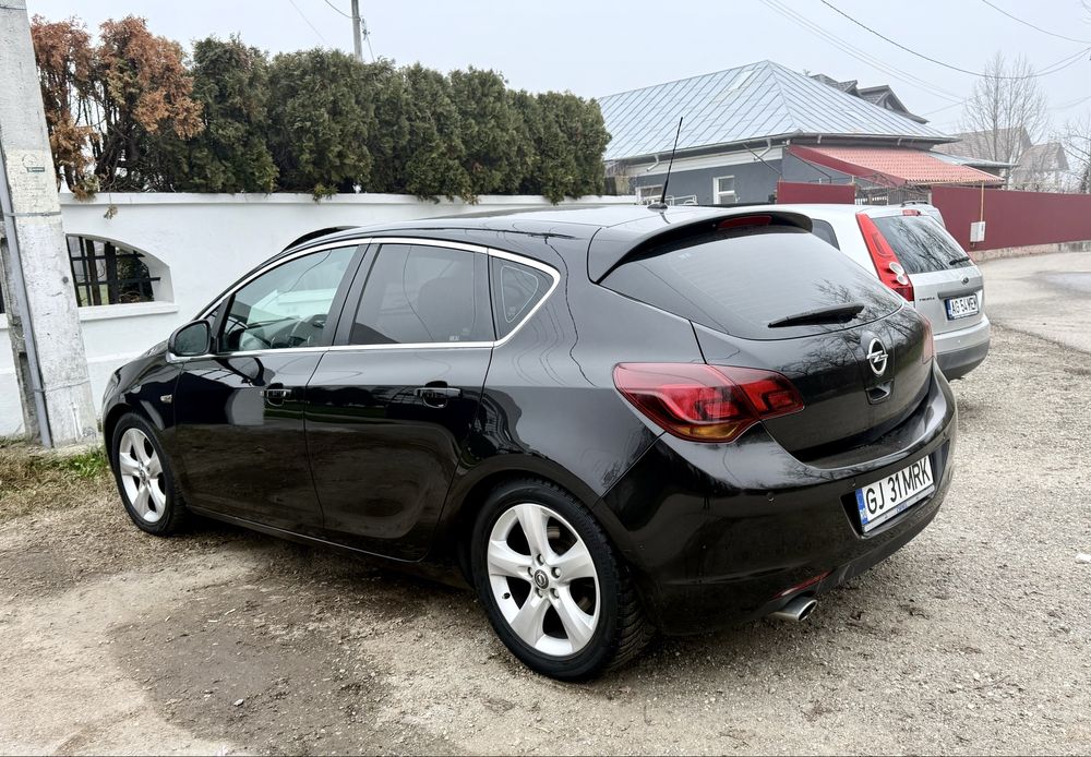Opel Astra J - 2010 - DEFECT