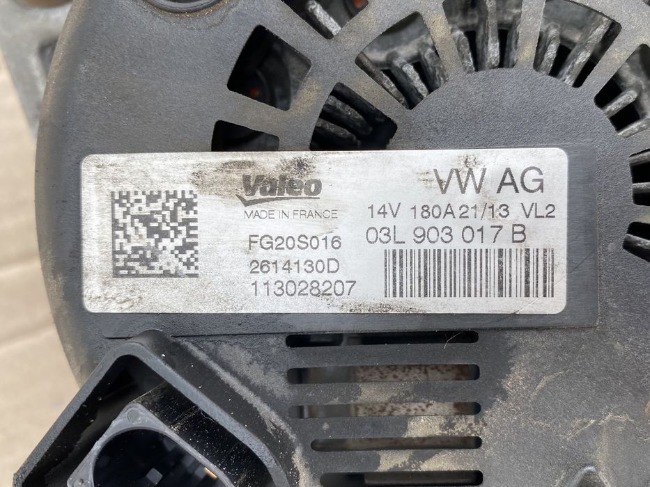 Alternator Audi A4 A5 A6 Q5 : 2.0 CGL CJC - 03L903017B