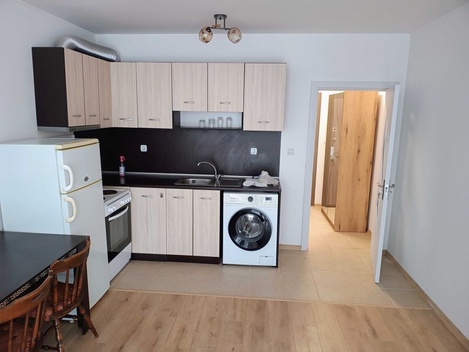 Отдавам под наем двустаен апартамент