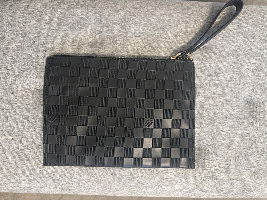 Кожен клъч-Louis Vuitton