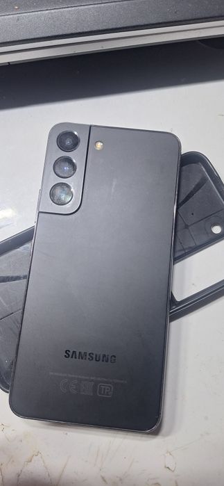 Продам Samsung S22