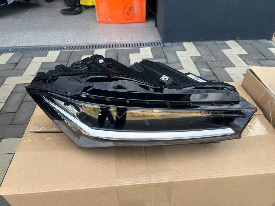 Far led nou stanga/dreapta Skoda Superb 4