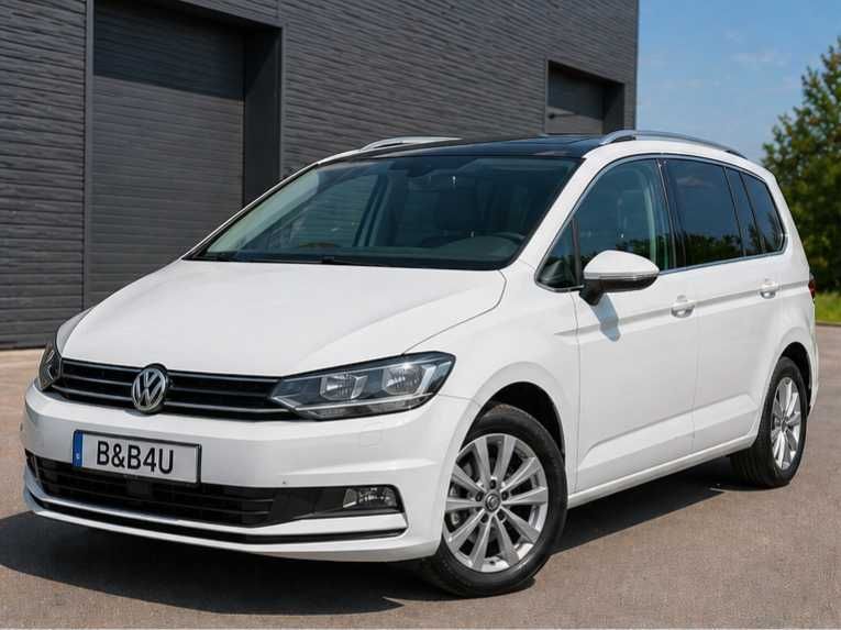 Inchiriez VW Touran 7 locuri automat DSG 2.0 TDI panoramic