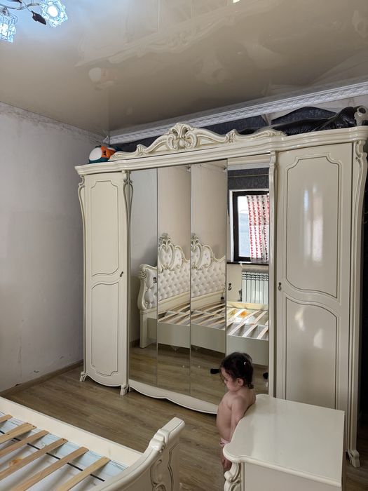 Спальный гарнитур