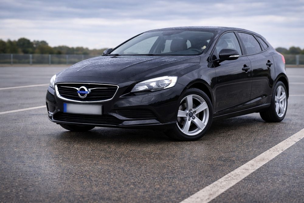 Vând Volvo V40 D2, an 2016, motor 2.0 diesel Volvo VEA 120 CP, Euro 6,