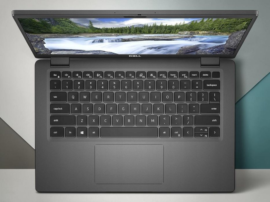 Лаптоп DELL Latitude 7330 13.3" FHD IPS i5-1245u 16GB DDR4 256GB NVMe Гаранция! ТОП Състояние!