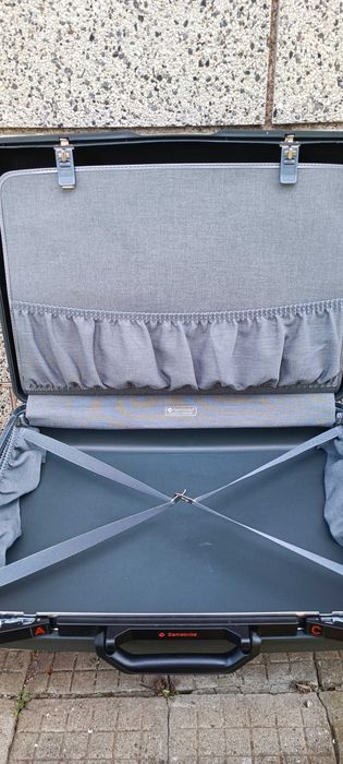 Куфар Samsonite.