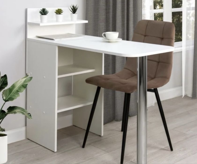 Маникюрный столик