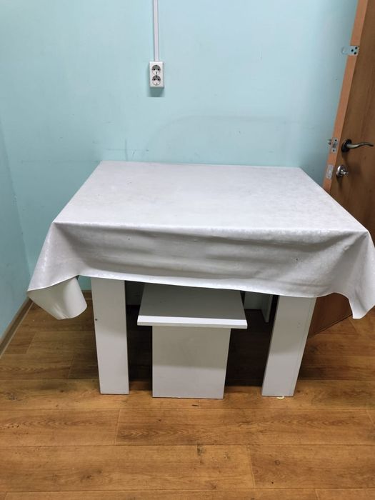 Шкафы,рабочие столы, кухонные столы