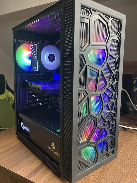 Vand PC gaming impecabil