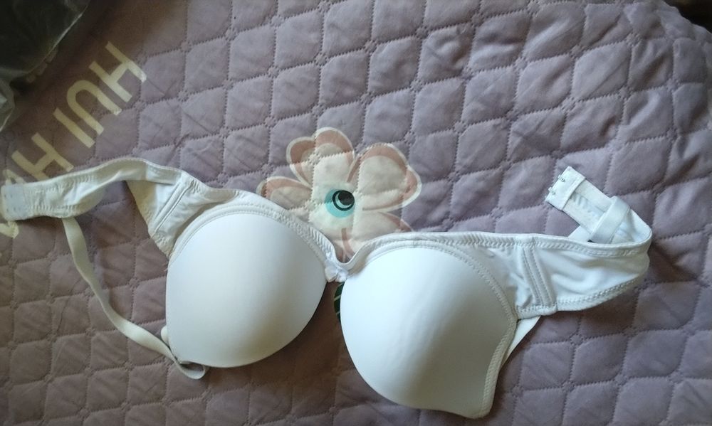 Продаю бюстгальтеры новые