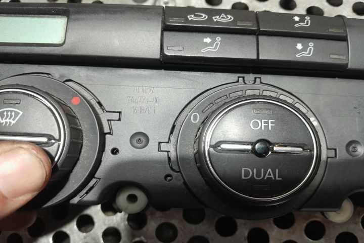 Comanda clima 746775 746775 Volkswagen VW Passat B6