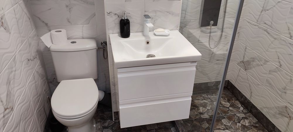 Vând apartament Neptun.