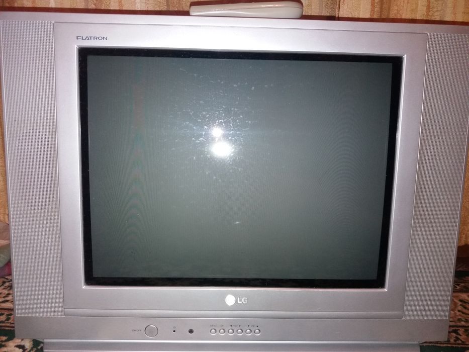 Телевизор серебристый б/у