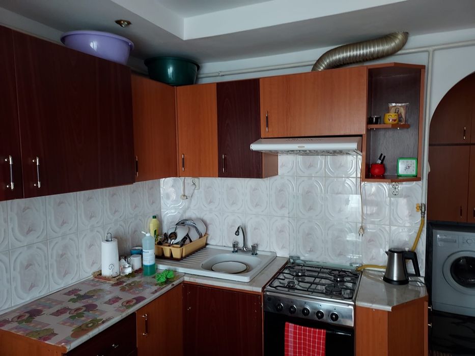 Vand apartament str mioritei nr 10