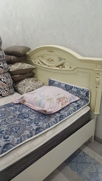 Спальный гарнитур сатылады
