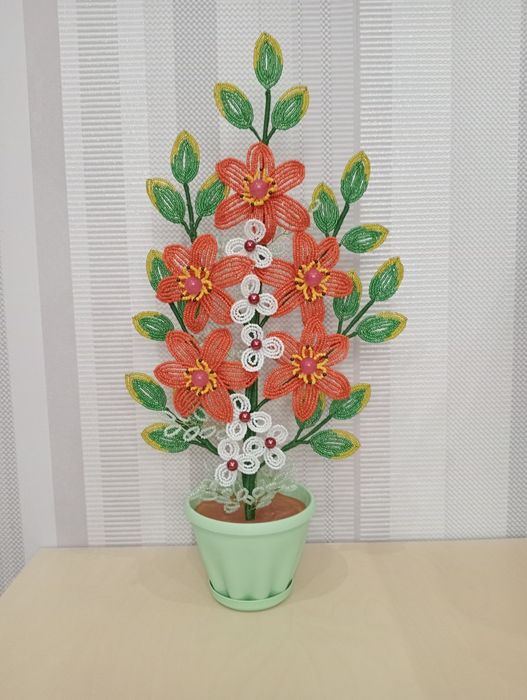 Цветы и деревья из бисера.