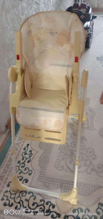 Продам детскую креслу