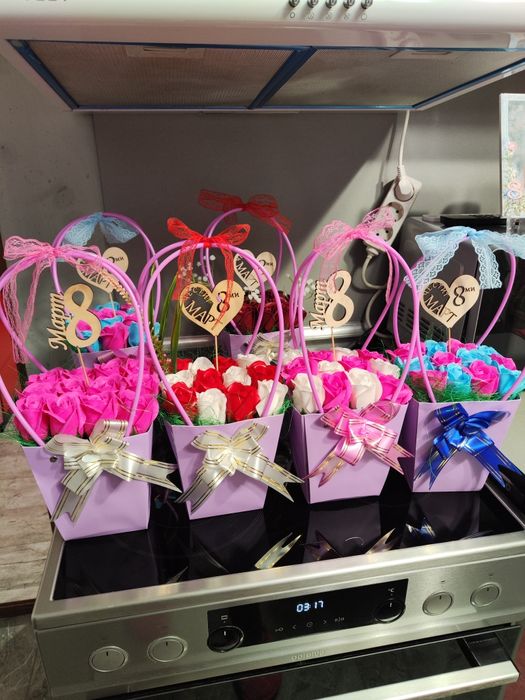 Подарете красота, която не увяхва –
с нежни цветя, които радват и вдъх