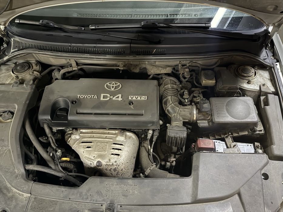 Toyota Avensis  2004