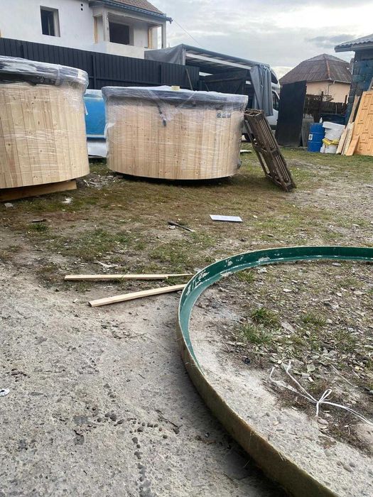 Ciubăr din fibră de sticlă cu soba - 2 m diametru, 6-7 persoane