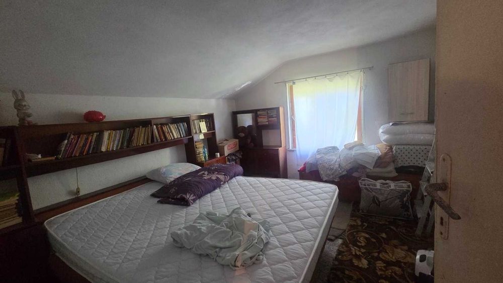 Къща срещу Сентръл парк Нови Хан