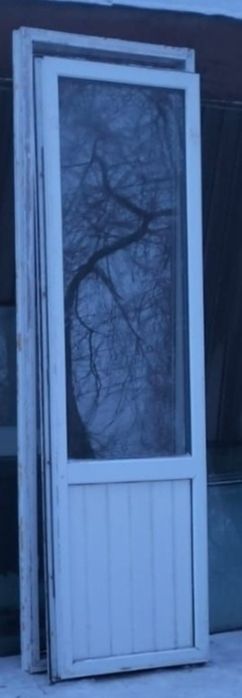 Продам пластиковые дверь