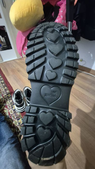 De vanzare ghete dama moschino