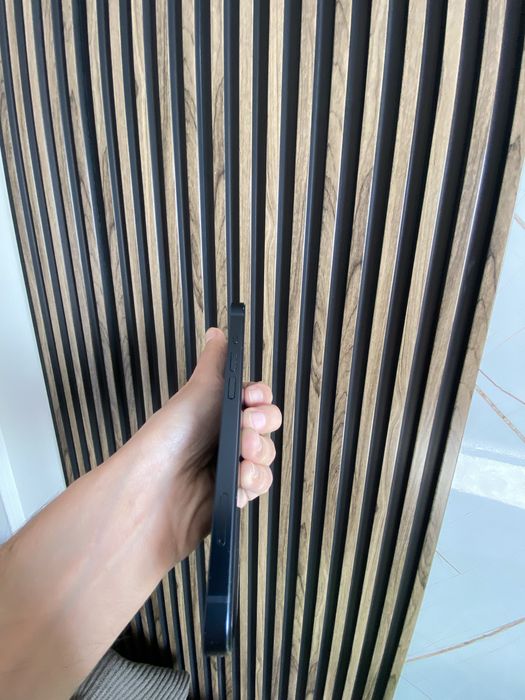 Продам Iphone 13 (128gb)