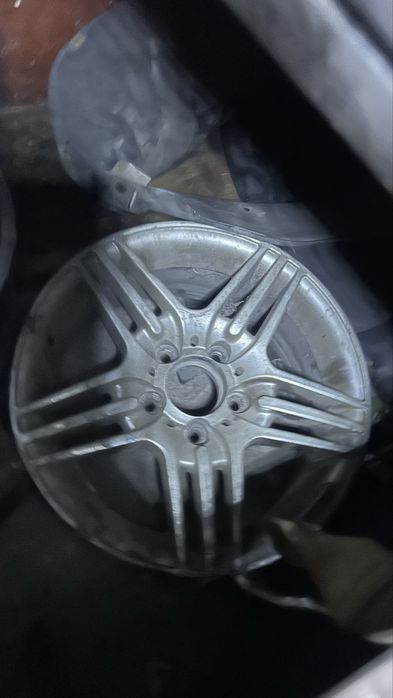 Продам диски на мерс разболтовка 5:112