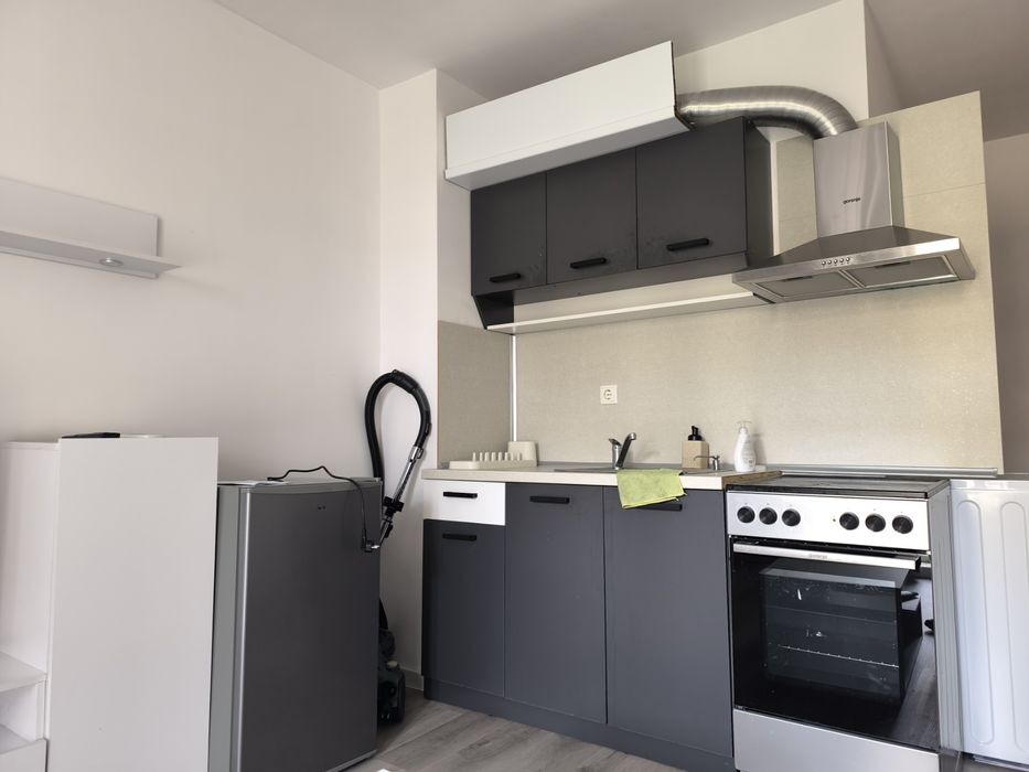 Дава се под наем Едностаен апартамент в София, Студентски град - 33 кв.м за 295.8 € - Снимка #1