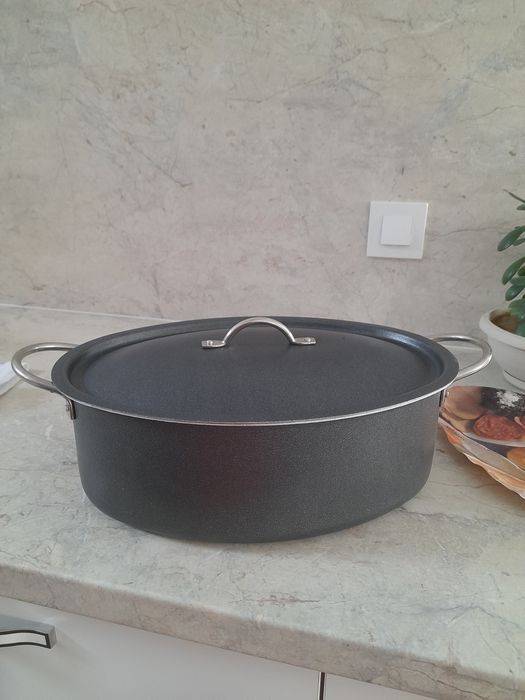 Cratita sarmale ovala 6 litri+razatoare branza ,nuca
Oala teflon inal