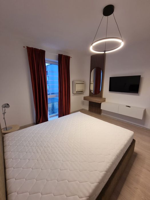 Inchiriez apartament 2 camere de Untold