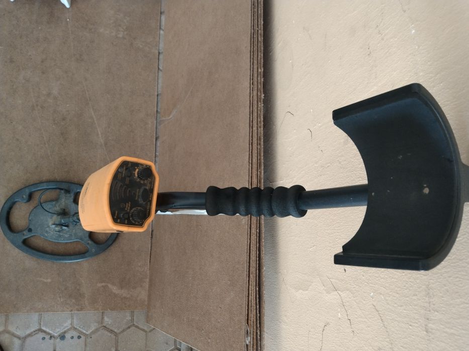 Металлоискатель.            .